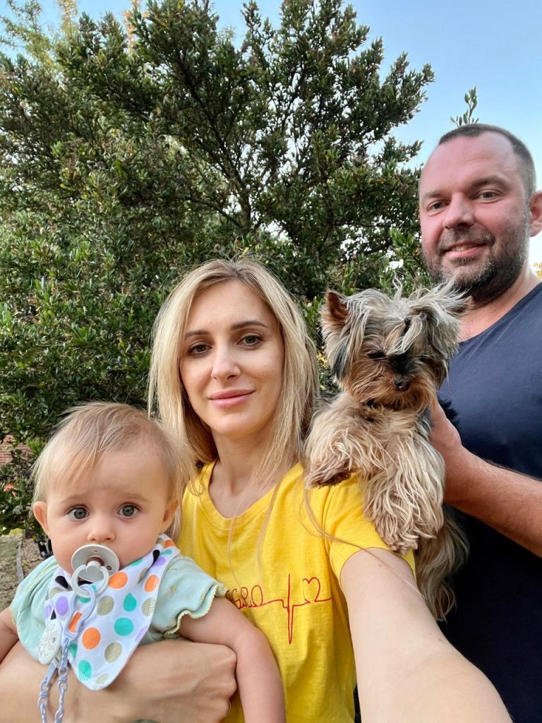 Ukrainian family reunited with dog that was stolen 6 days after arriving in UK